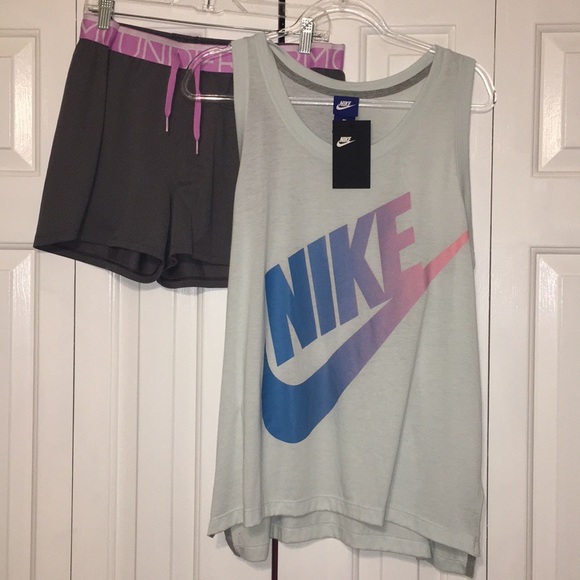 Nike Tops - Nike tank top graphic large